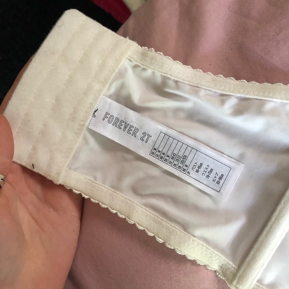 White Strapless Bra - Picture 2 of 2